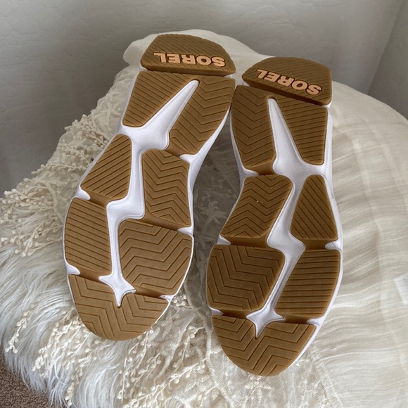 Sorel Kinetic RNEGD Float Shoes - Woman Size 6.5 Color Chalk Pink - Picture 3 of 8